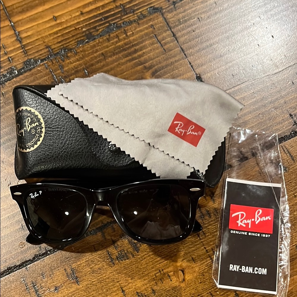 Ray-Ban Black Sunglasses